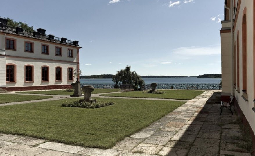 Tullesbo Slott, Sweden